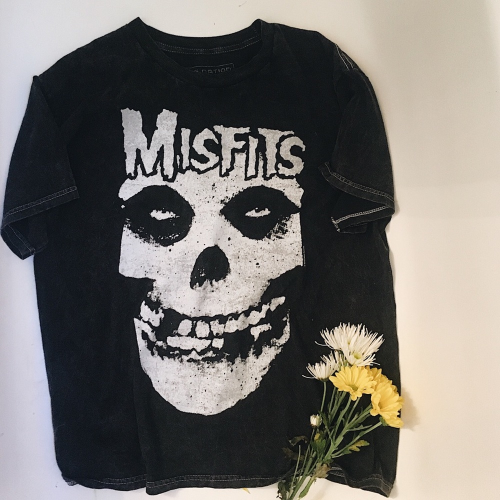grunge/band/ misfits tee